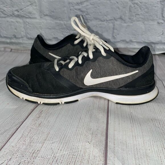 Nike training athletic shoes w/tie laces & memory foam insole sz 8.5 women - Picture 9 of 9